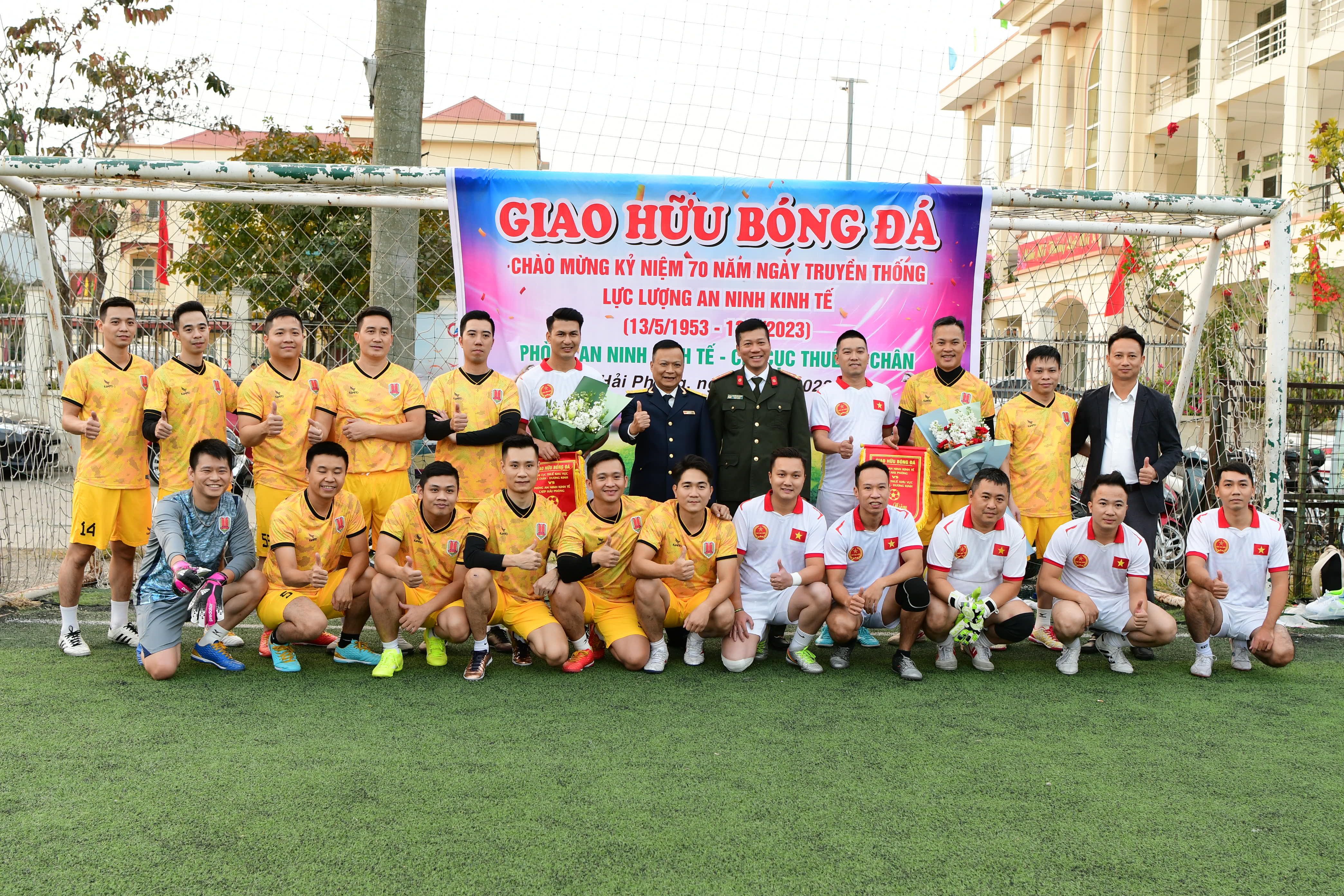 Phòng An ninh kinh tế - CATP: Tổ chức giao hữu bóng đá